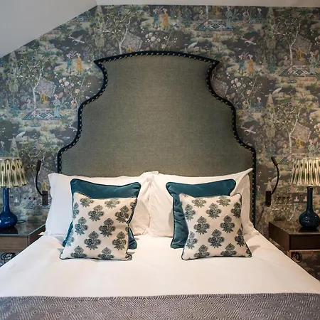 Dewars Restaurant And