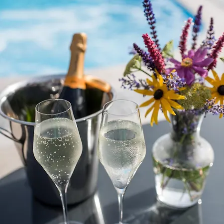 Hotel Dewars Restaurant And 4*