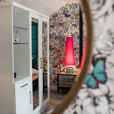 Hotel Dewars Restaurant And 4*