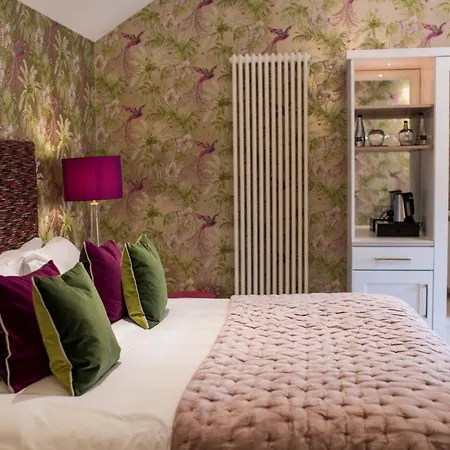 Dewars Restaurant And