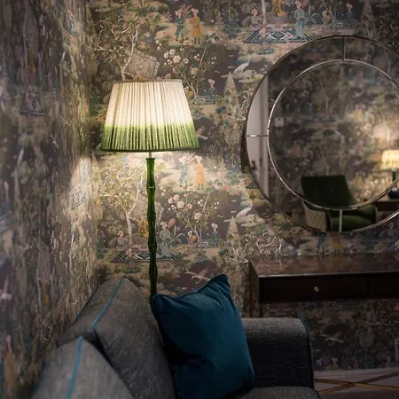 Dewars Restaurant And 4*