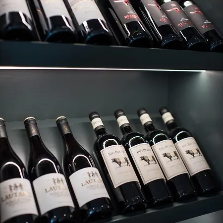 Dewars Restaurant And 4*