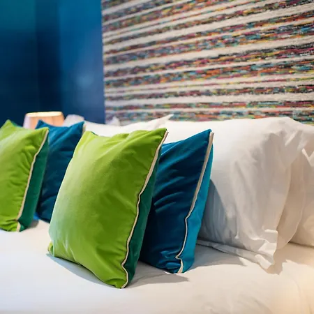 Dewars Restaurant And Hotel 4*