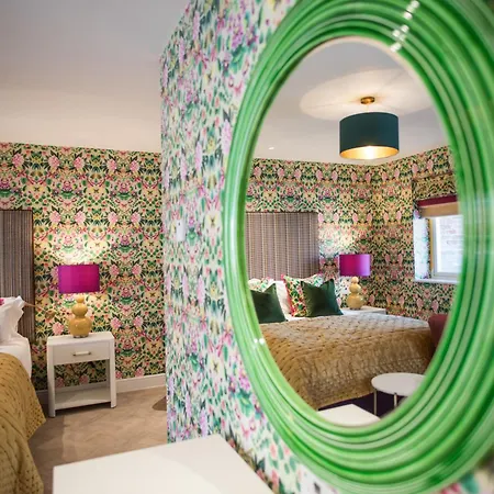 Dewars Restaurant And 4*