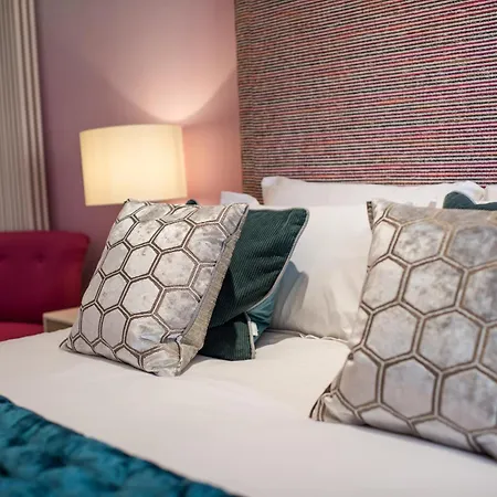 Hotel Dewars Restaurant And 4*