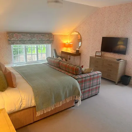 Dewars Restaurant And