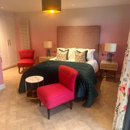 Dewars Restaurant And Otel 4*