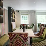 Отель Dewars Restaurant And