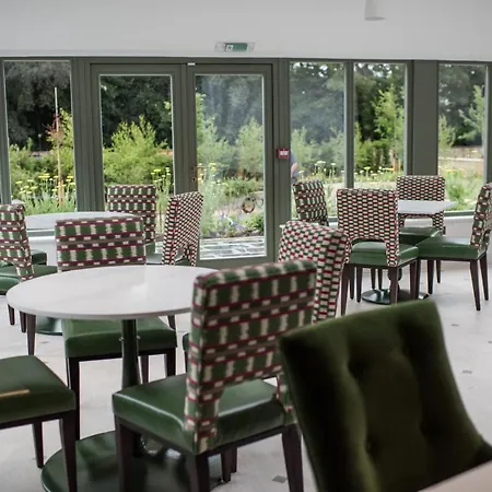 Отель Dewars Restaurant And