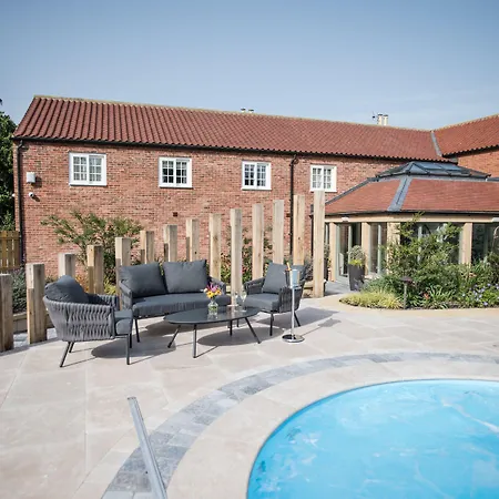 Отель Dewars Restaurant And 4*