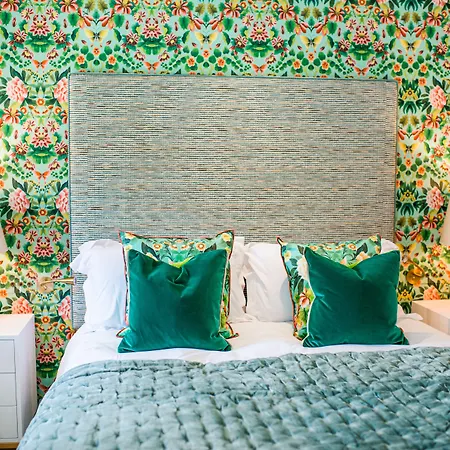 Dewars Restaurant And 4* Малтон