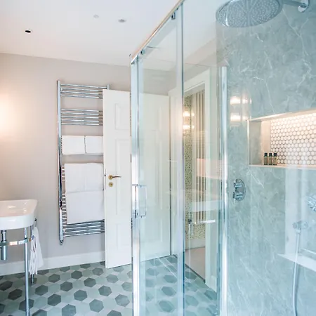 Dewars Restaurant And