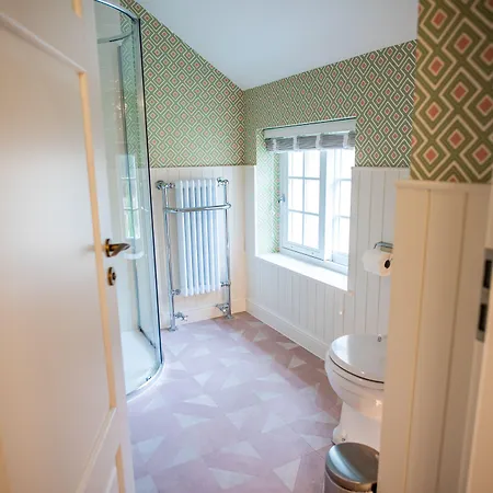 Dewars Restaurant And