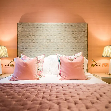 Отель Dewars Restaurant And Малтон